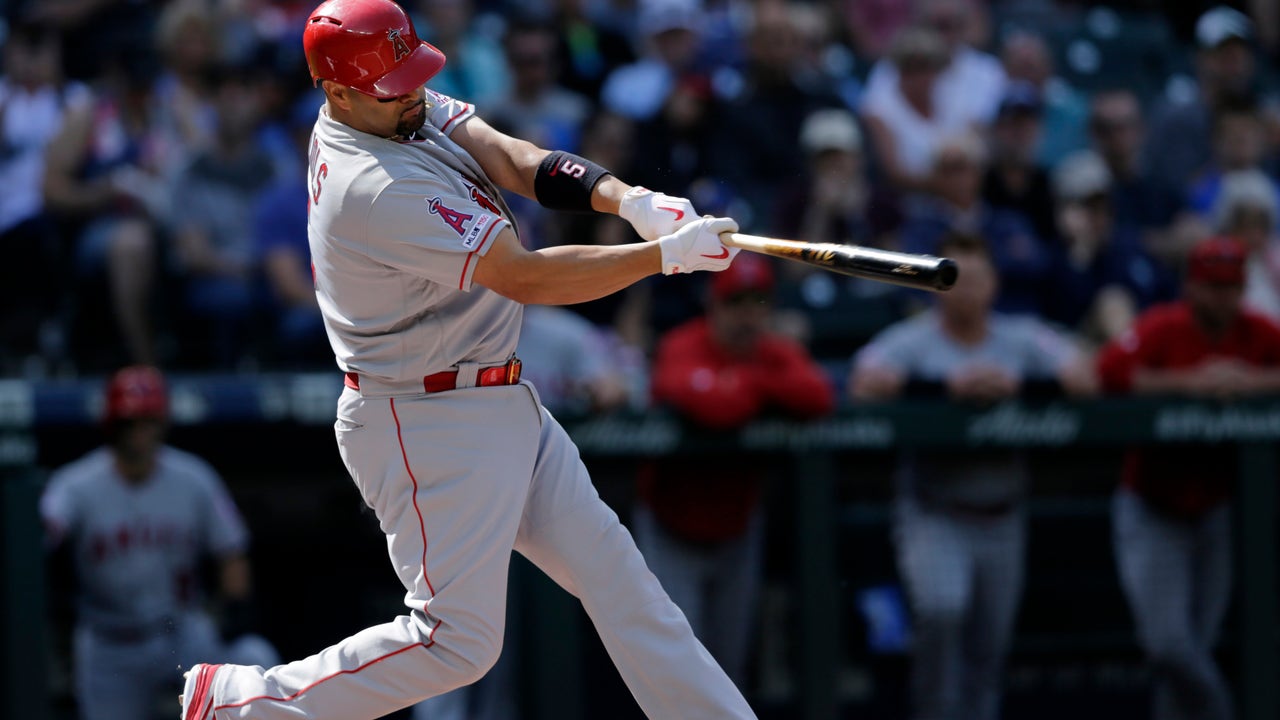 Calhoun, Trout homer late, Angels beat Mariners 6-3